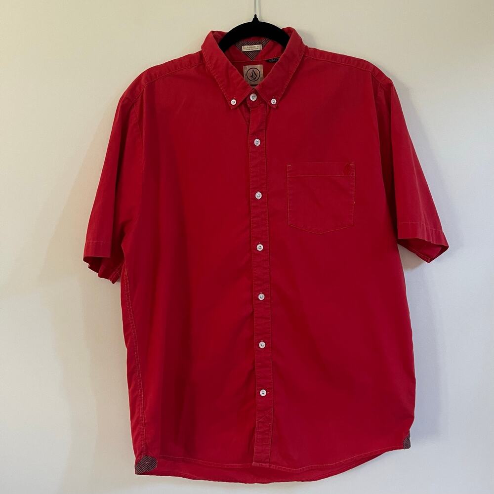 Volcom Men's Weirdoh Faded Large Red SS Button Up Skate Shirt Classic Fit